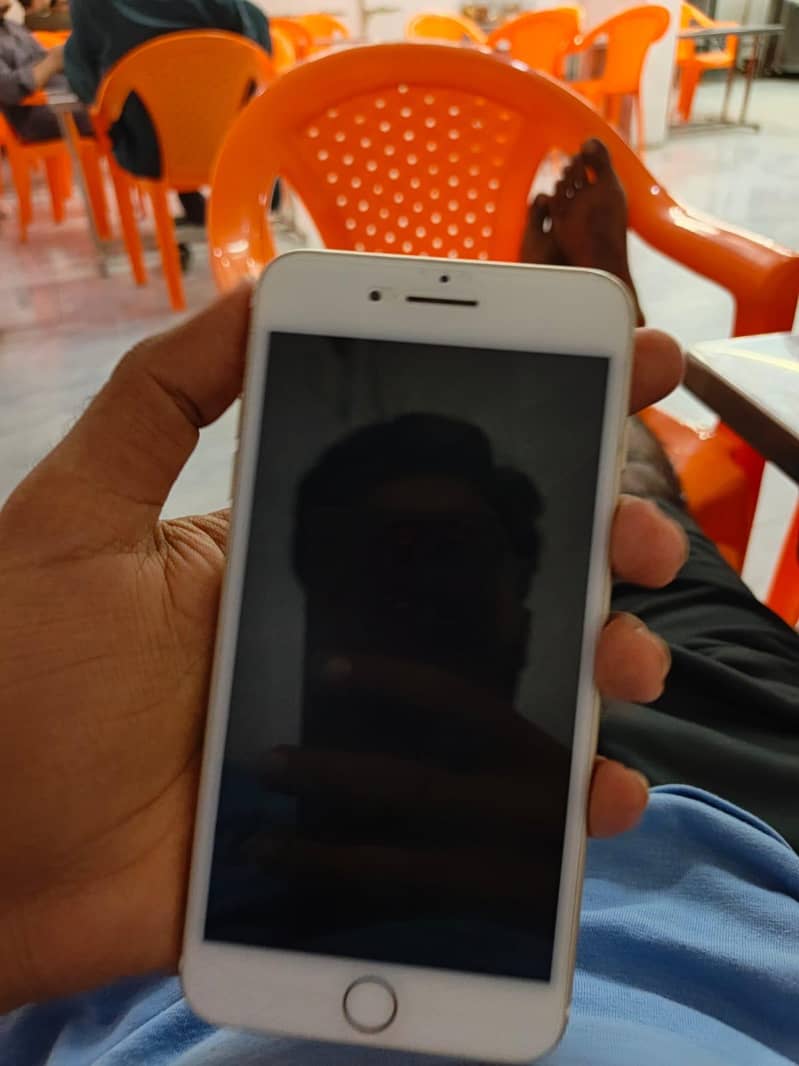 Apple iPhone 7 Plus 1