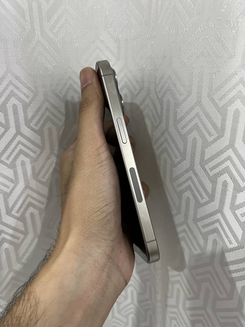 Iphone 15 pro 4