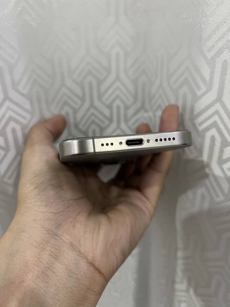 Iphone 15 pro 6