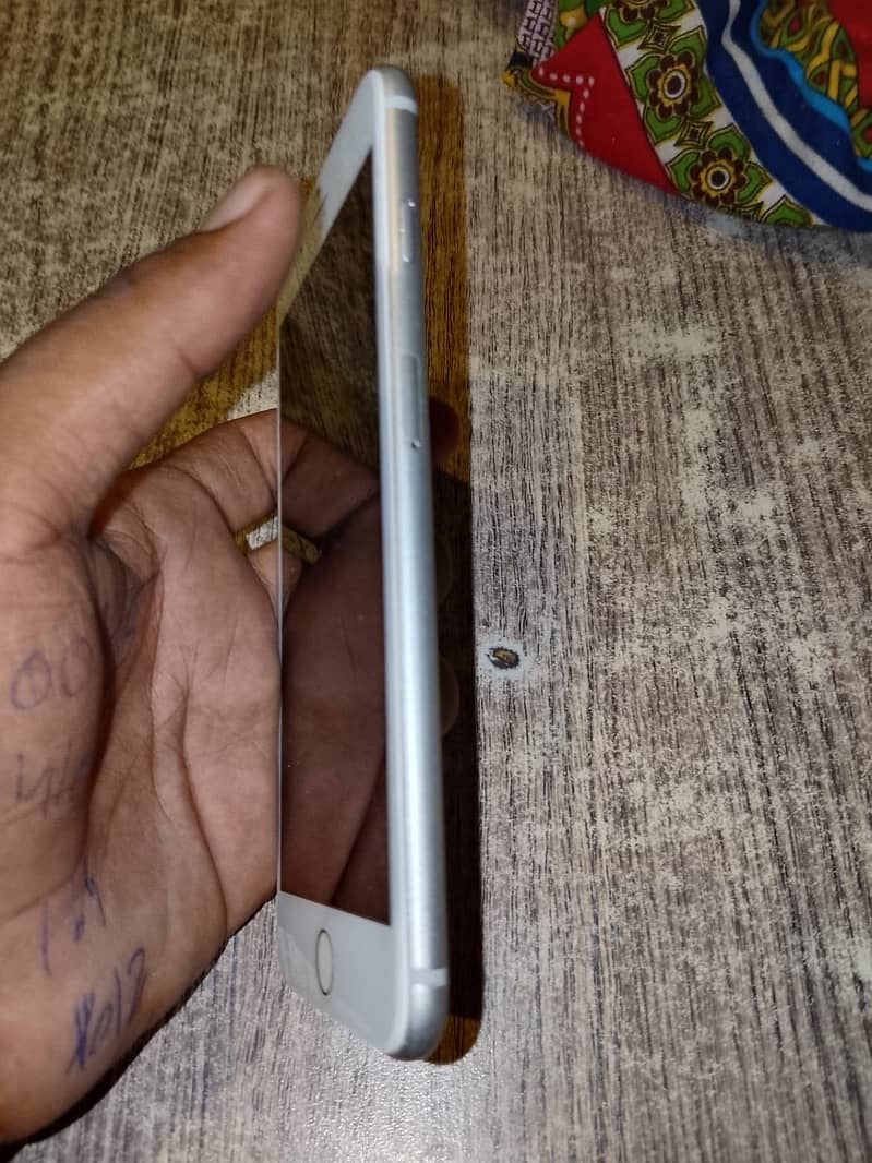 Apple iPhone 7 Plus 1