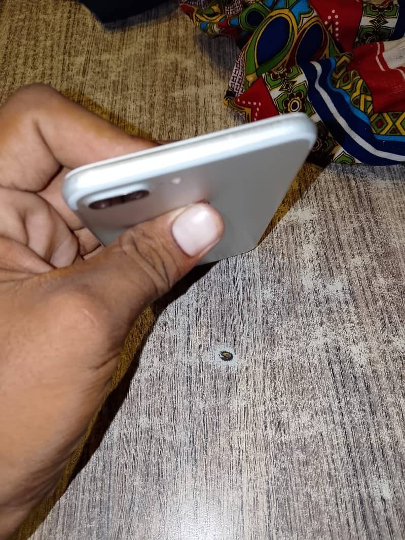 Apple iPhone 7 Plus 2