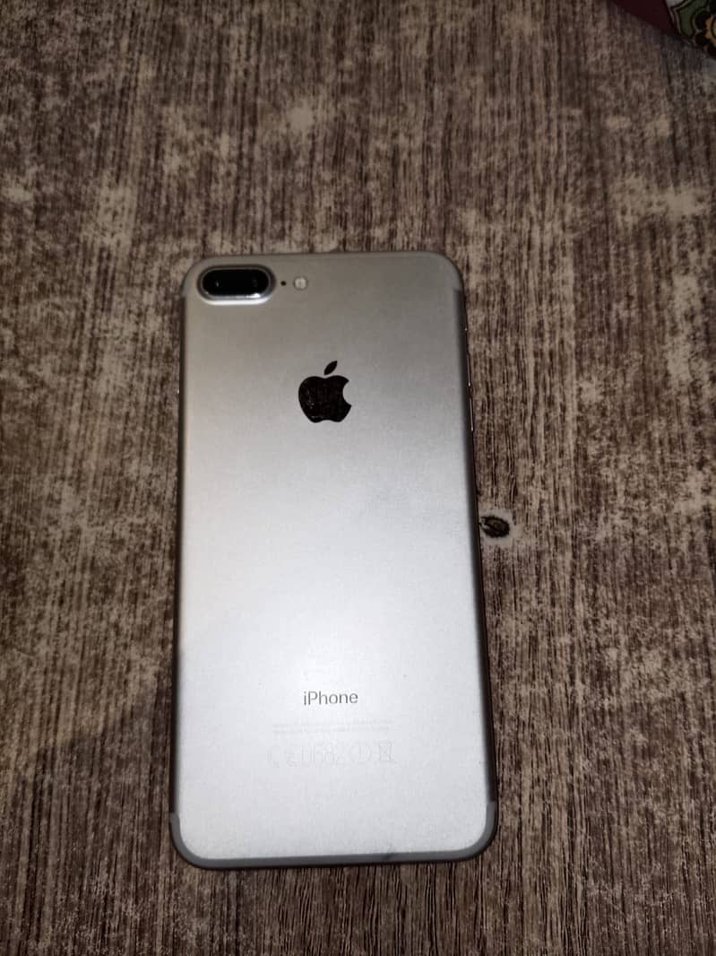 Apple iPhone 7 Plus 5