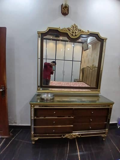Bed with Dressing and side tables