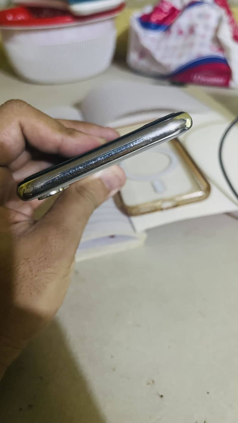 Apple iPhone X 3