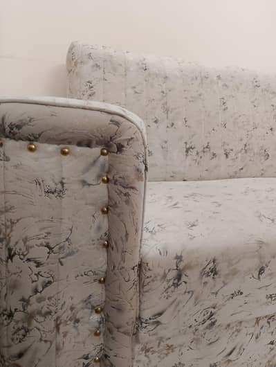 7 seater sofa set with cushions included