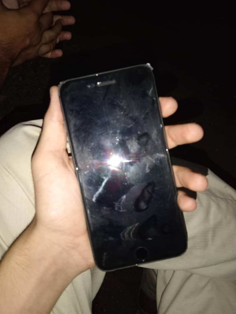 Apple iPhone 8 Plus 4
