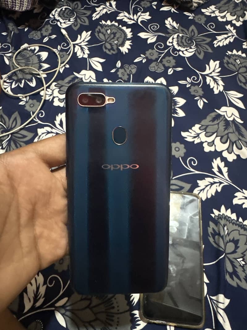 OPPO A7 0