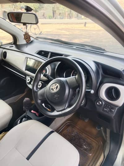 Toyota Vitz 2012