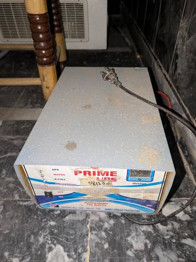 700w UPS used only few months use