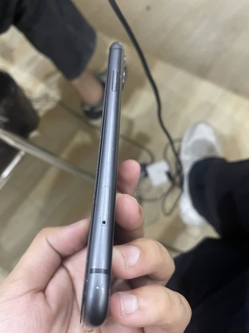 Apple iPhone 11 5