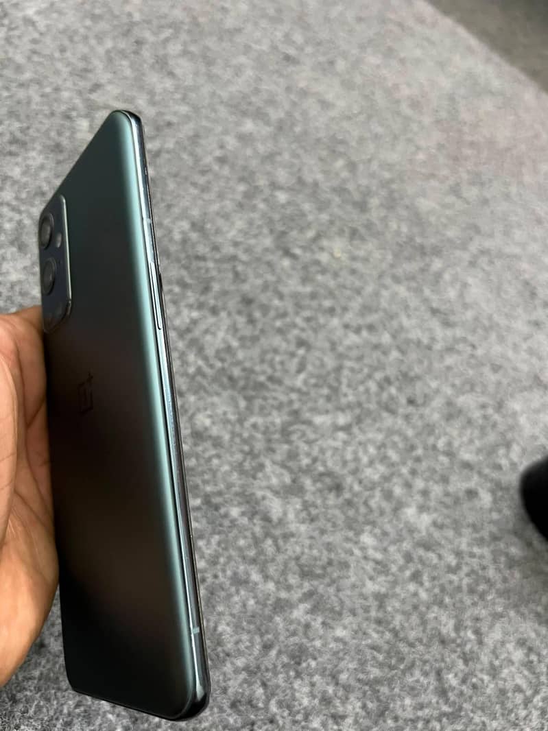 One Plus 9 Pro 8
