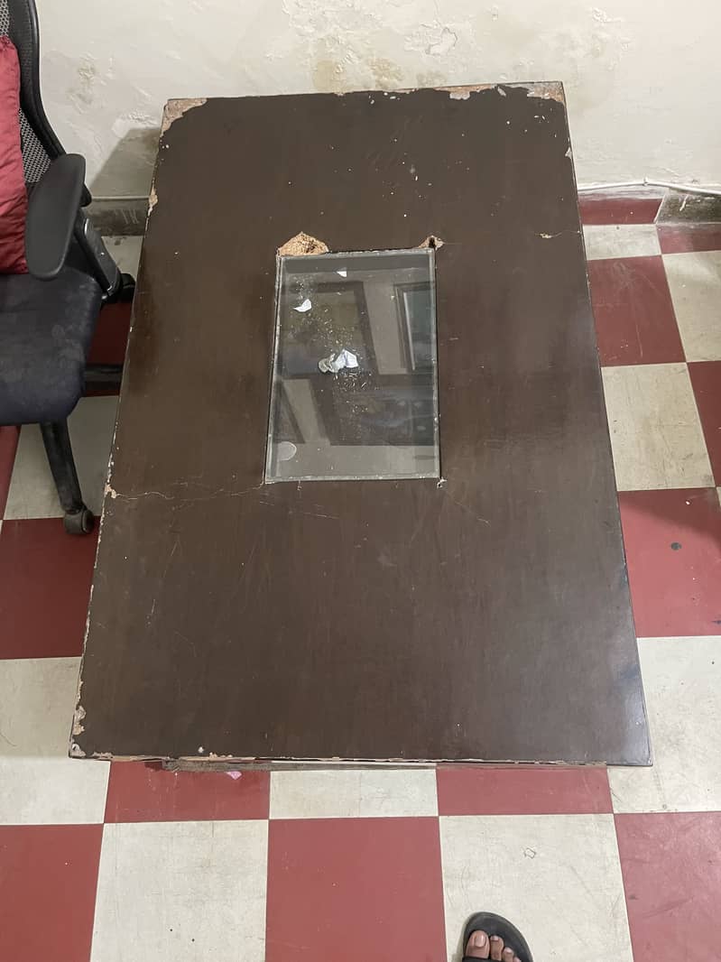 Center Table 0