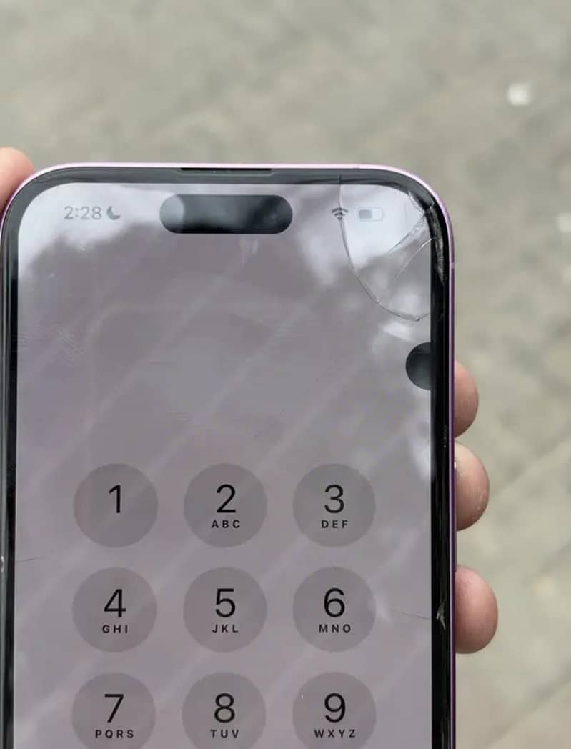 Apple iPhone 16 1