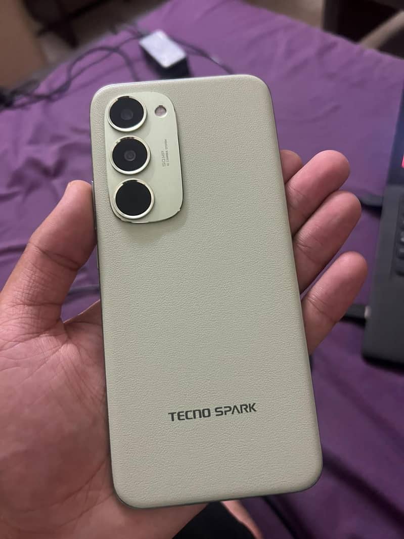 Tecno spark 40 pro plus 0