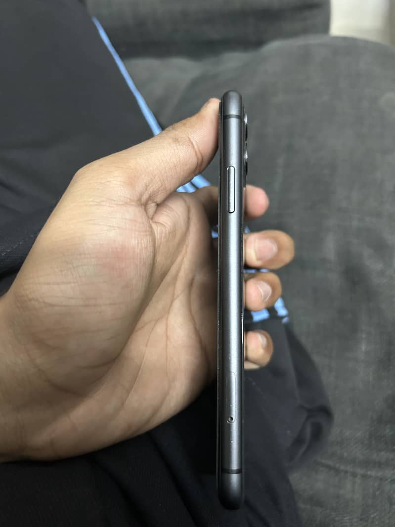 iPhone 11 5