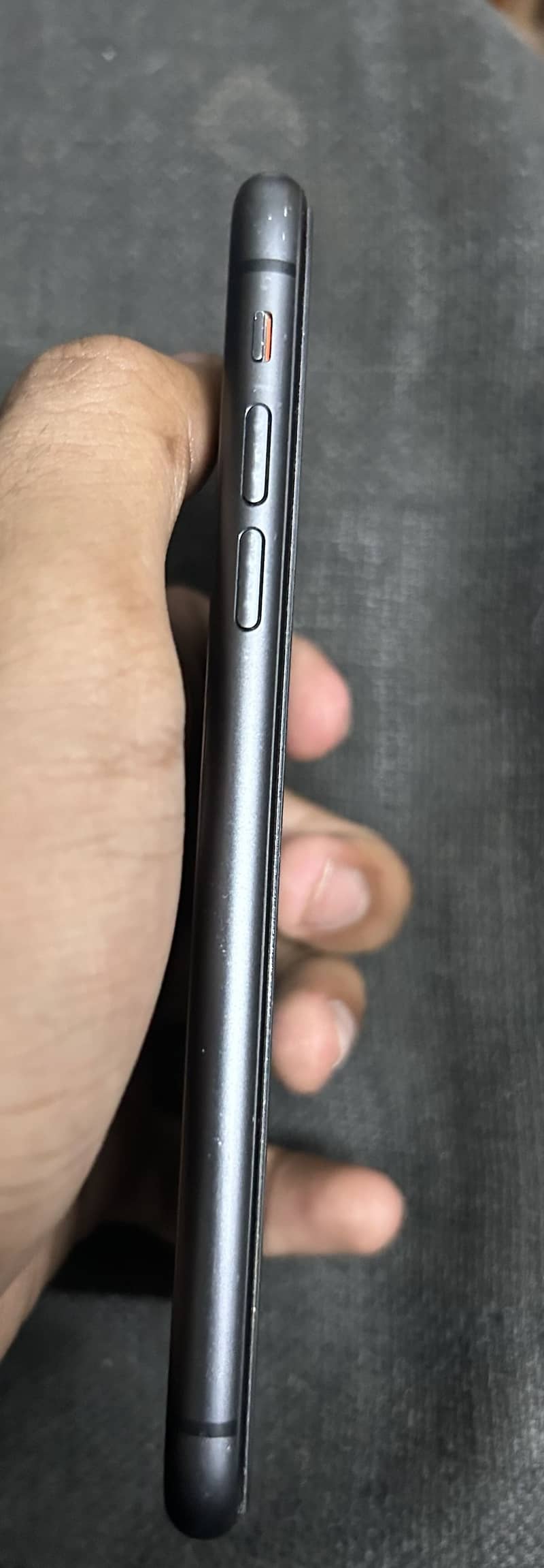 iPhone 11 6