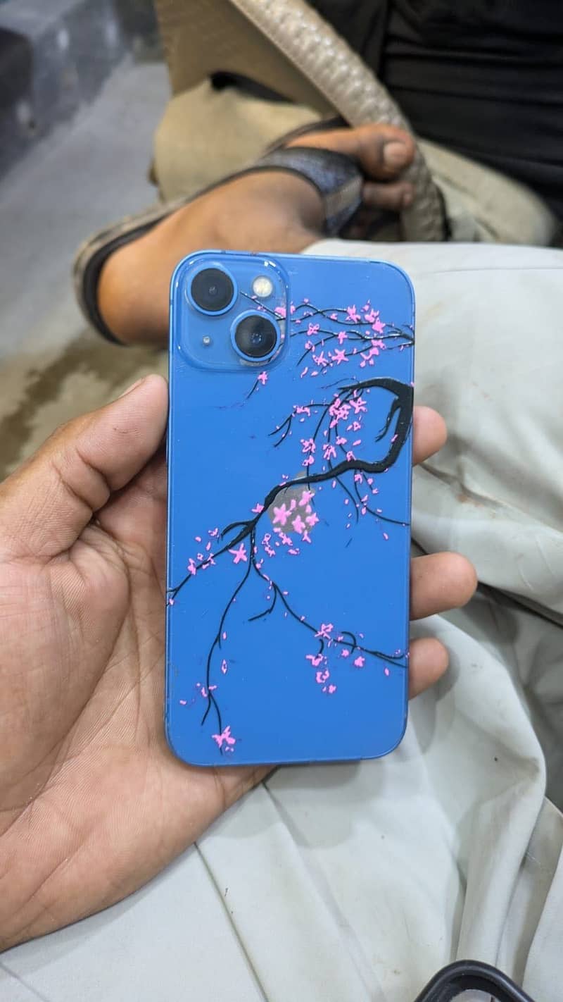 Apple iPhone 13 0