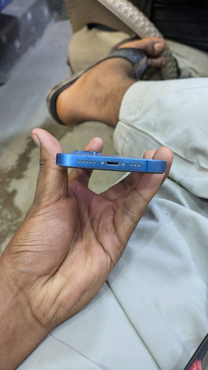 Apple iPhone 13 1