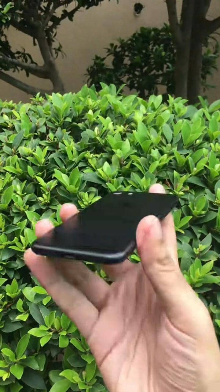 Apple iPhone 7 1