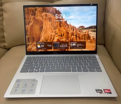DELL Ryzen 5 12th Gen 2GB Graphic 4K Display Backlit Keyboard 14" LED