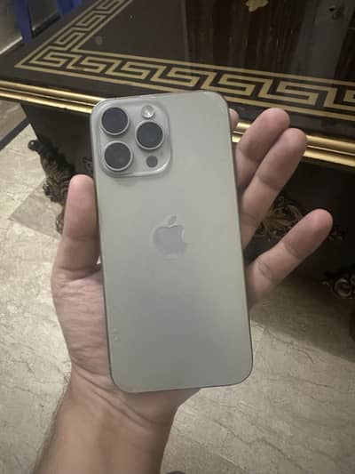 Apple iPhone 15 Pro Max jevey