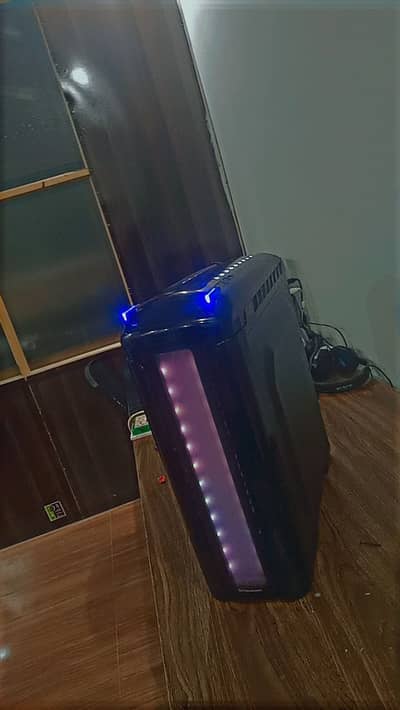 Gaming PC | i3 8th Gen | GTX 970 | 8GB Corsiar DDR4 | SSD | Gigabyte