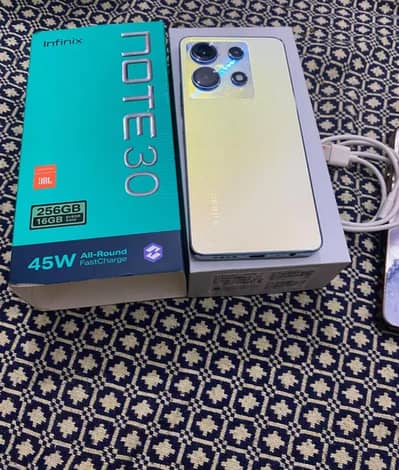 Infinix Note 30 8+8 256gb box sath h mobile h cherger nhi h