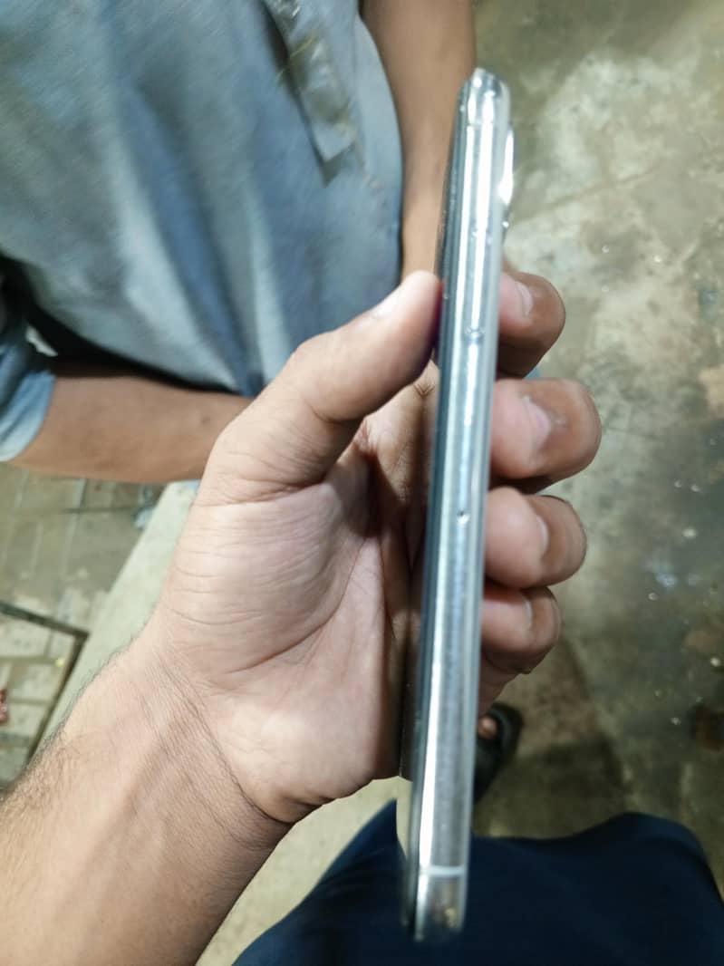 Apple iPhone X 2