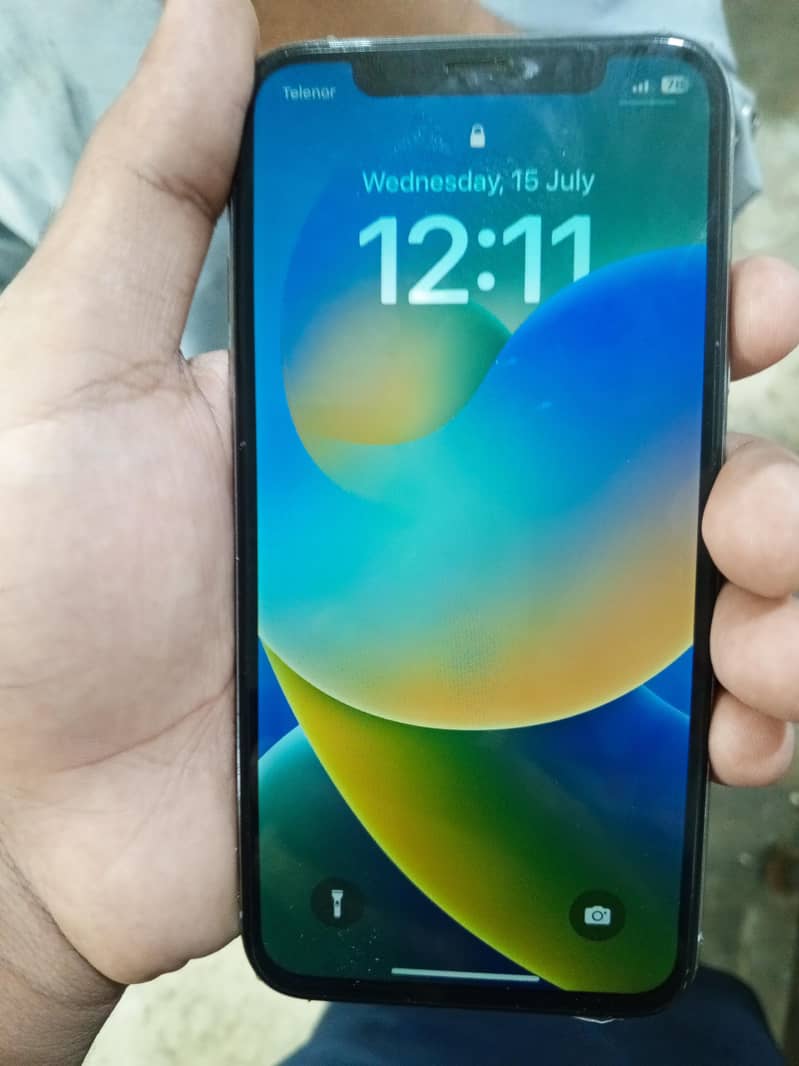 Apple iPhone X 4