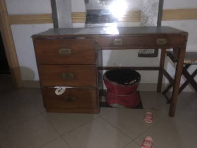 Office table (wooden)