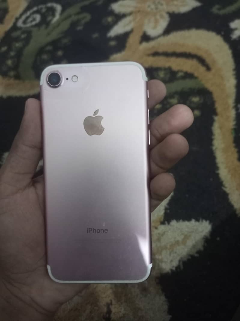Apple iPhone 7 0