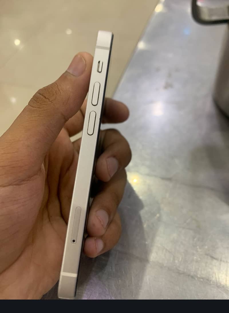 Apple iPhone 12 mini 3