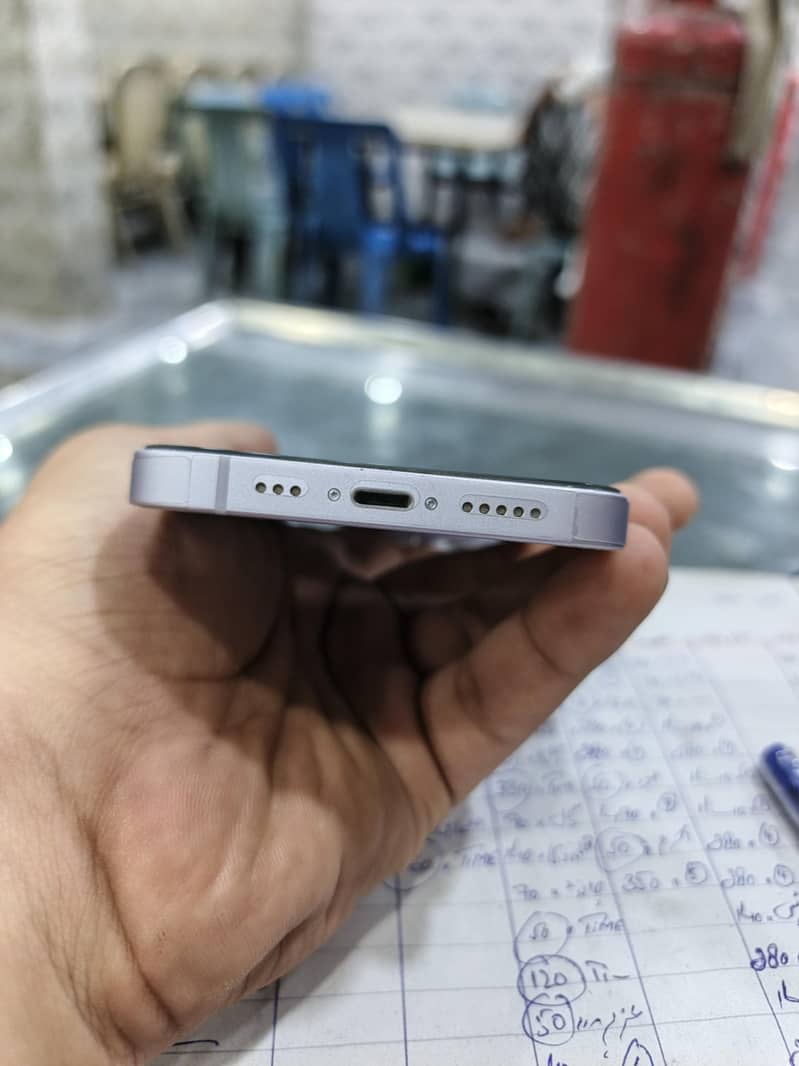 Apple iPhone 14 2