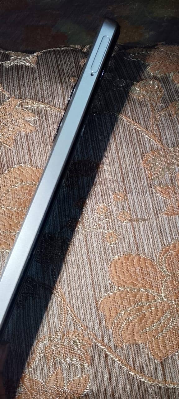 Realme NOTE 70 4