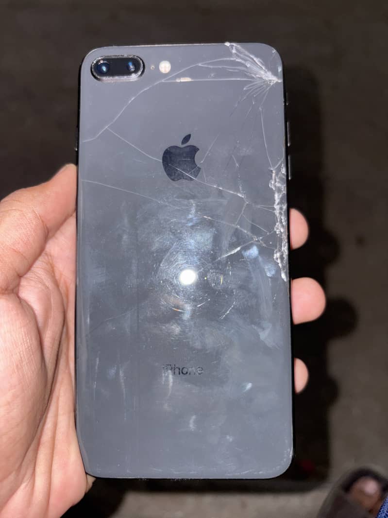 Apple iPhone 8 Plus 2