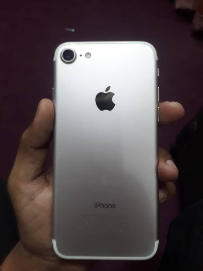 Apple iPhone 7 1