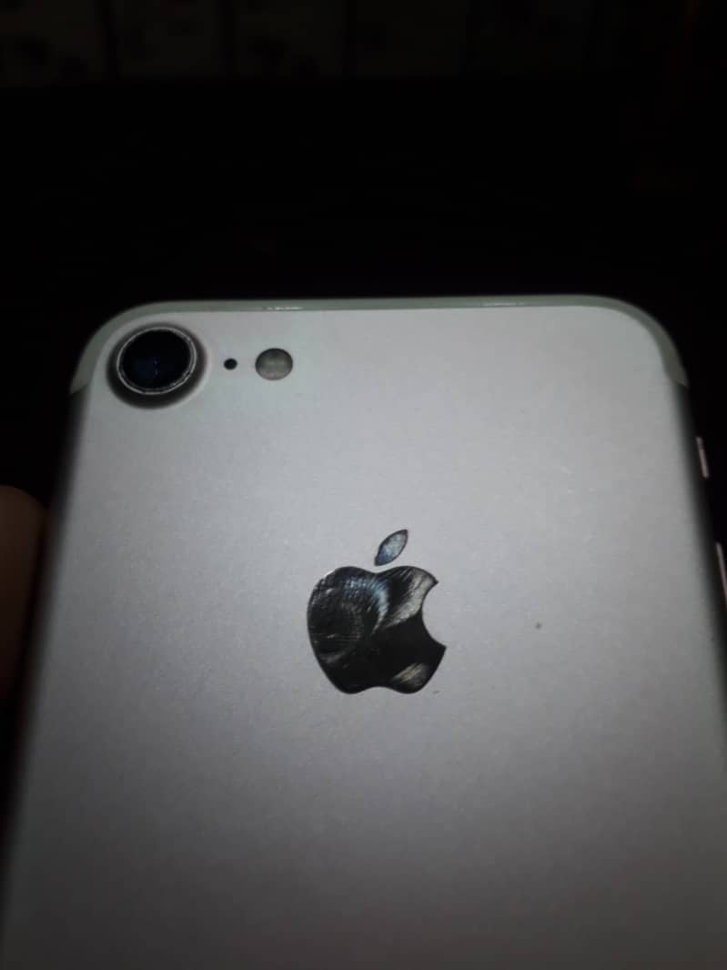 Apple iPhone 7 4