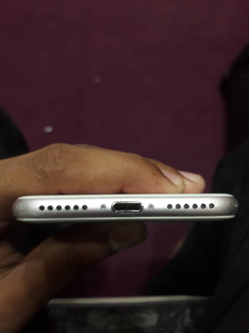 Apple iPhone 7 6