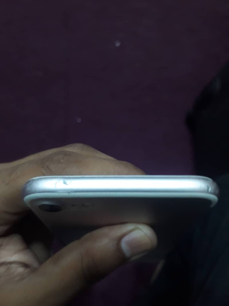 Apple iPhone 7 9