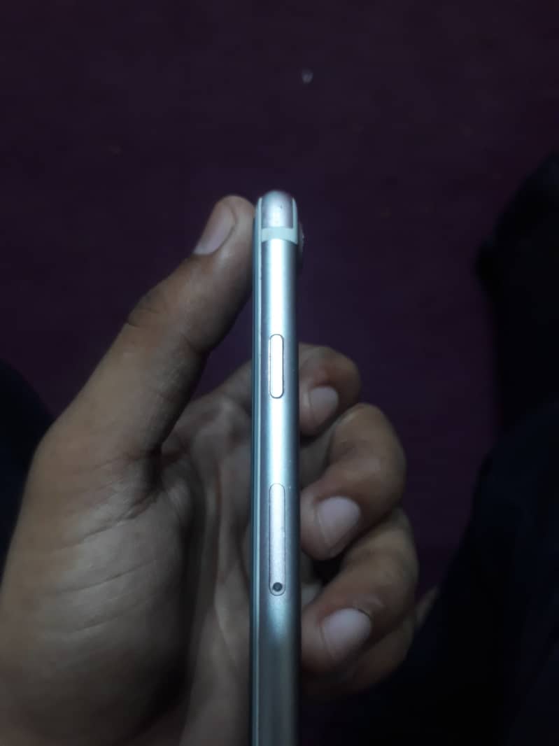 Apple iPhone 7 10