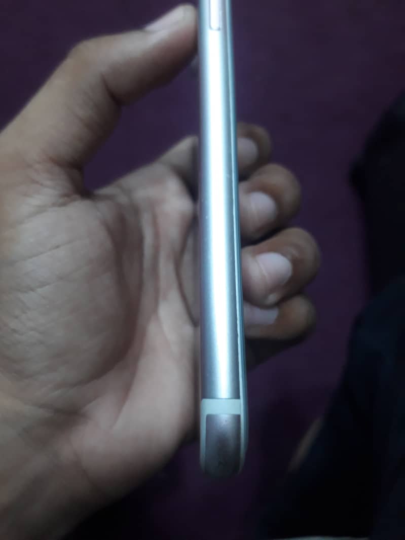 Apple iPhone 7 11