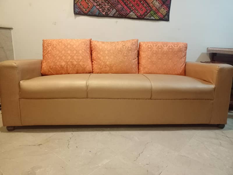 Sofa set with table 0