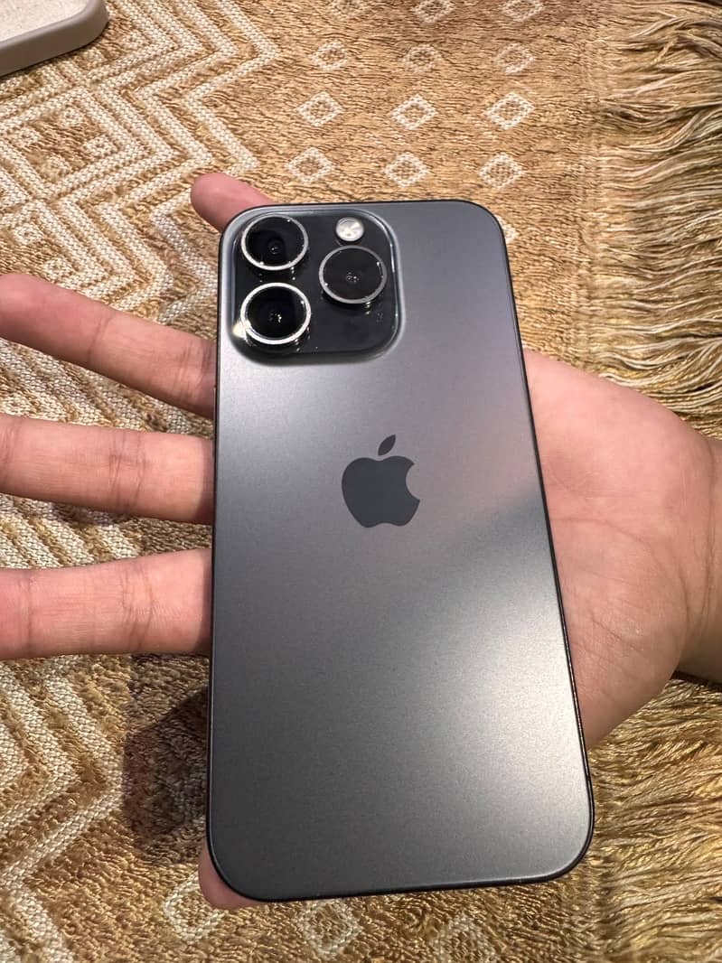 Apple iPhone 15 Pro 0