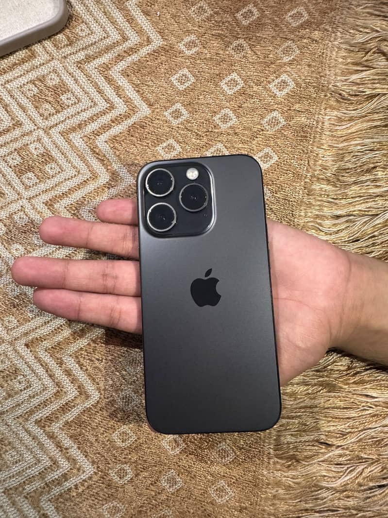 Apple iPhone 15 Pro 2