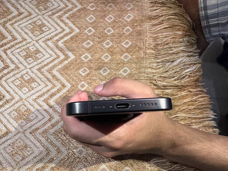 Apple iPhone 15 Pro 13