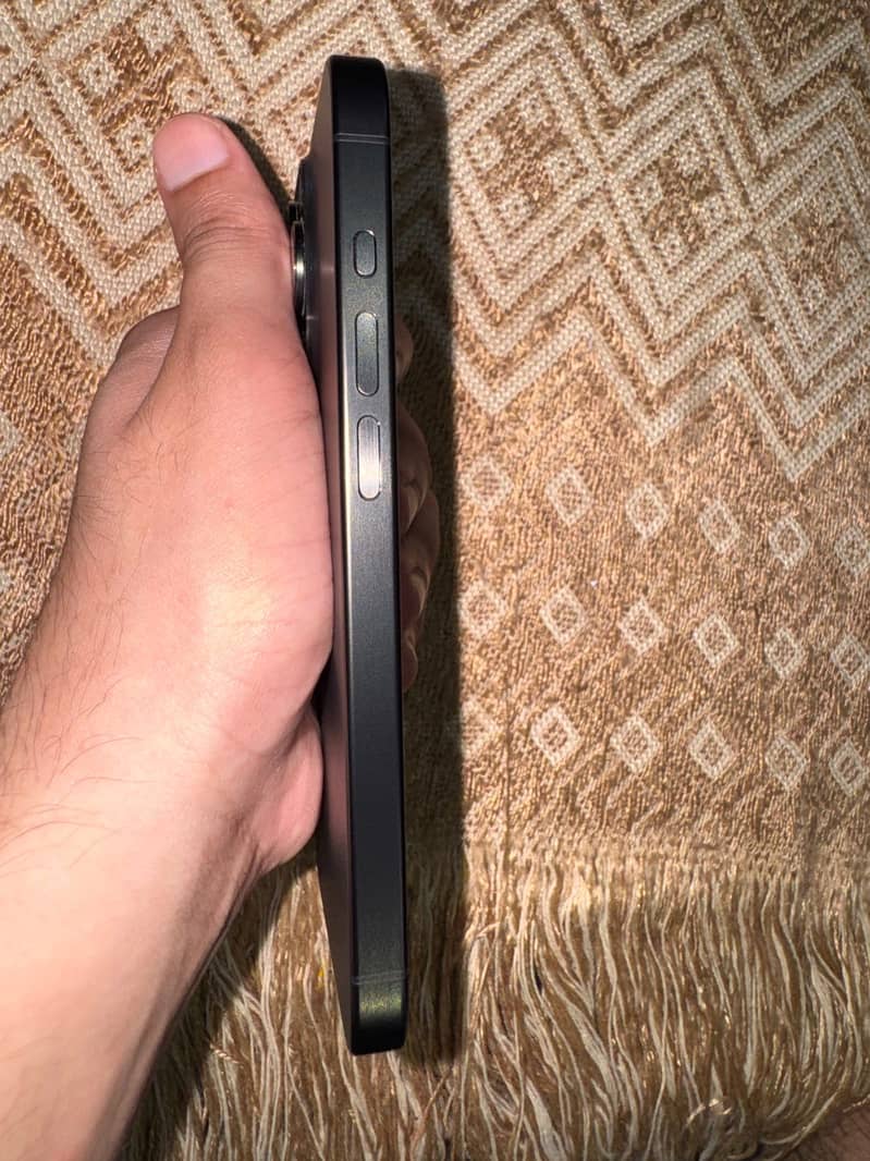 Apple iPhone 15 Pro 18