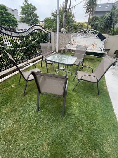 outdoor dining v good condition
