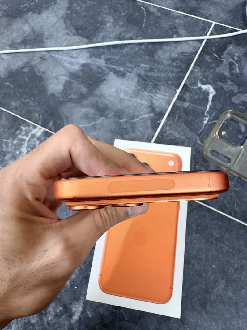 Apple iPhone 17 Pro Max 1