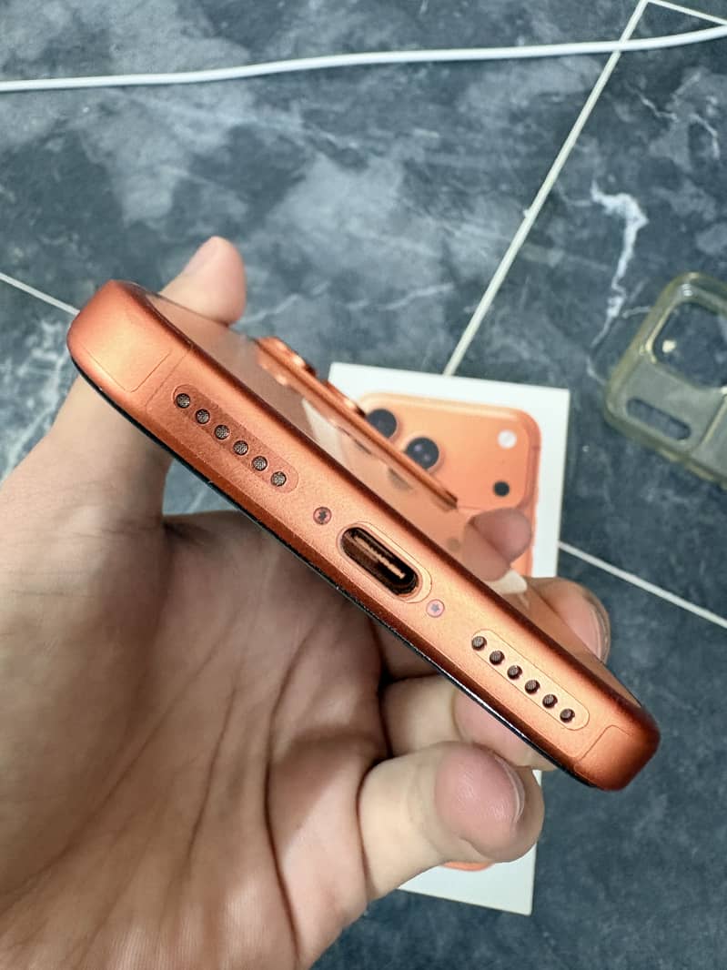 Apple iPhone 17 Pro Max 2