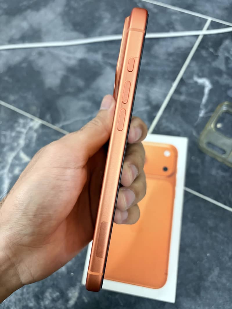 Apple iPhone 17 Pro Max 3